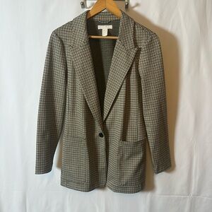 Houndstooth blazer with oversized pockets